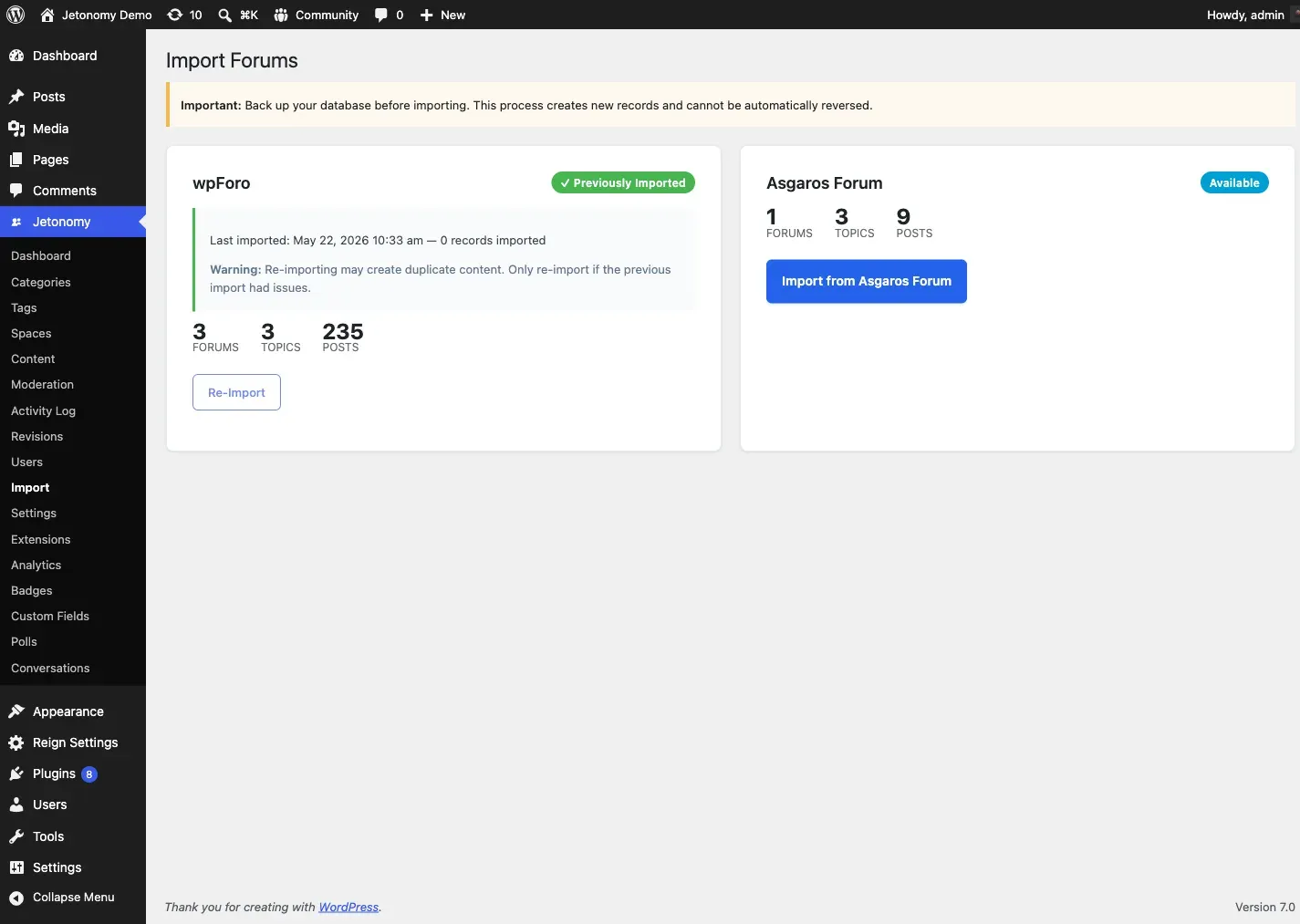Jetonomy Import screen showing detected forum sources with stat previews and Import buttons